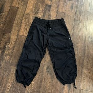 Lululemon cropped pants Black Size 6